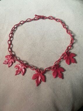 Red Maple Leaf Charm Necklace - 1940’s Celluloid - Early Plastic Necklace 🍁🍁🍁